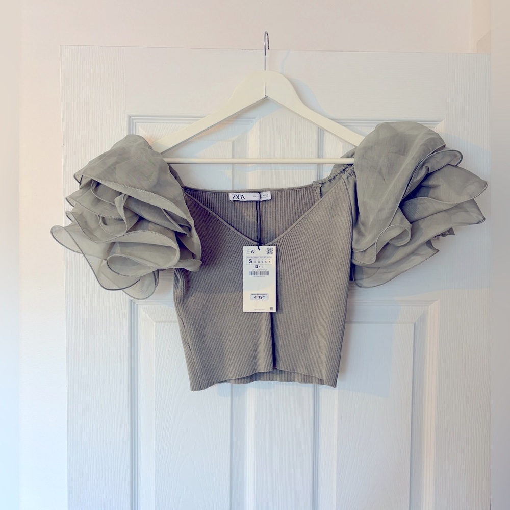 BRAND NEW WITH TAGS ZARA EMBELLISHED PUFF SLEEVE LIGHT GREEN TOP IN SIZE SMALL